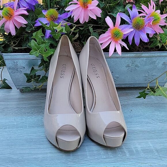 🦋GUESS PLATFORM HEELS, SIZE 8  NWOT 
Pumps- off white comfortable cushion - Picture 5 of 9